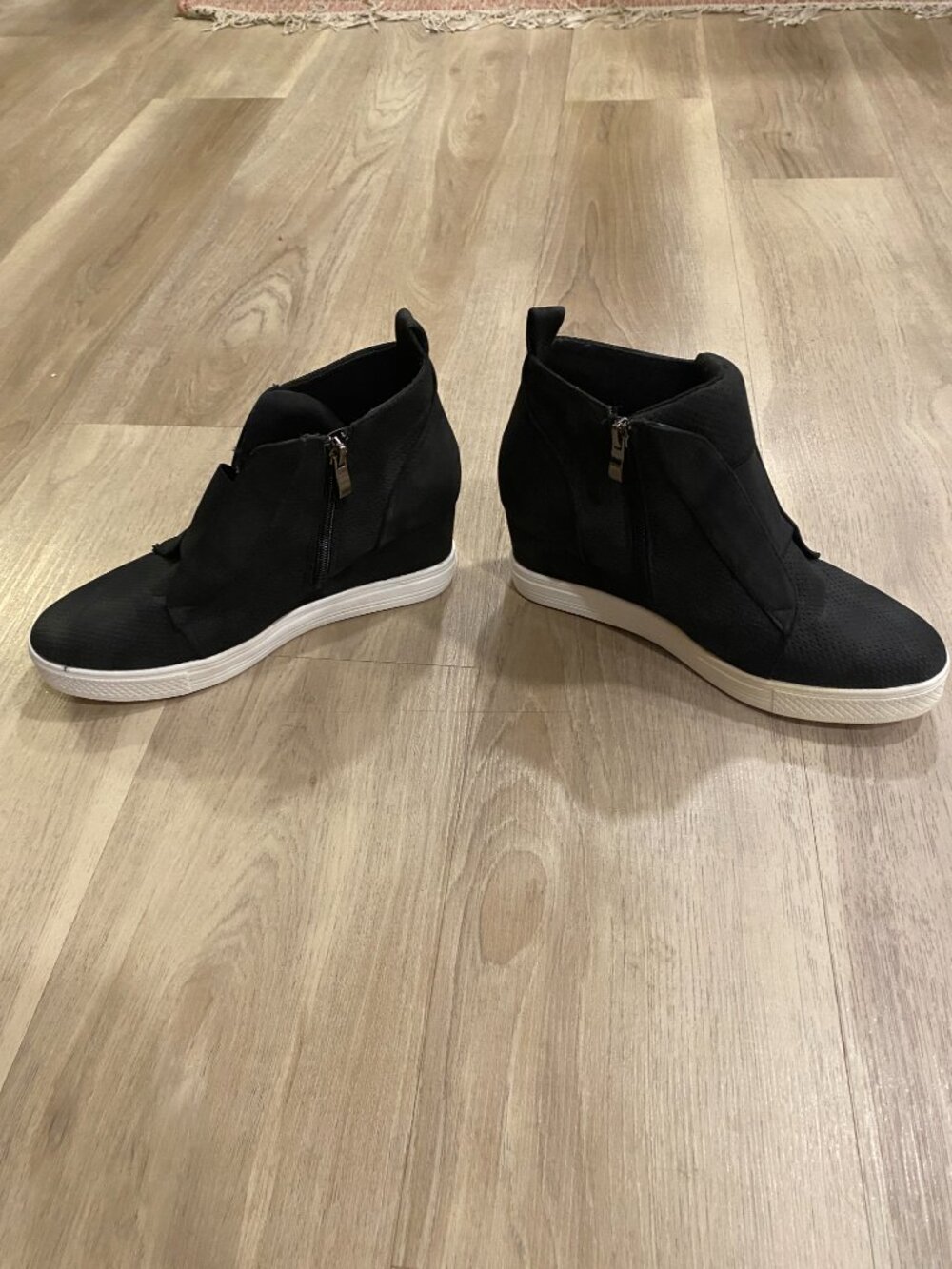Ccocci Black Hidden Wedge Sneaker Booties Size 10 Side Zip Athleisure Comfort - Picture 9 of 11